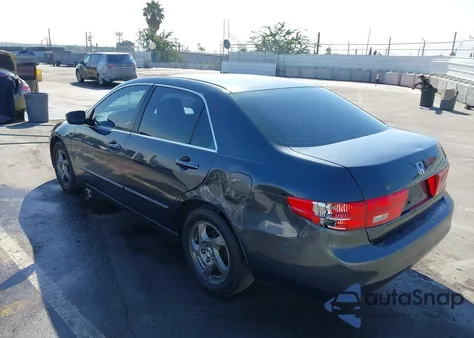 2005 Honda Accord 2.4 Lx z USA, uszkodzony, nr VIN 1HGCM56445A123117